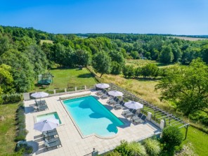 Family Friendly Gites in Chateau Grounds with Pool near Gurat, Charente, France